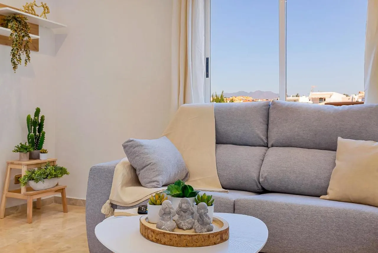 شقة Magnifico Atico De 3 Dormitorios فوينخيرولا